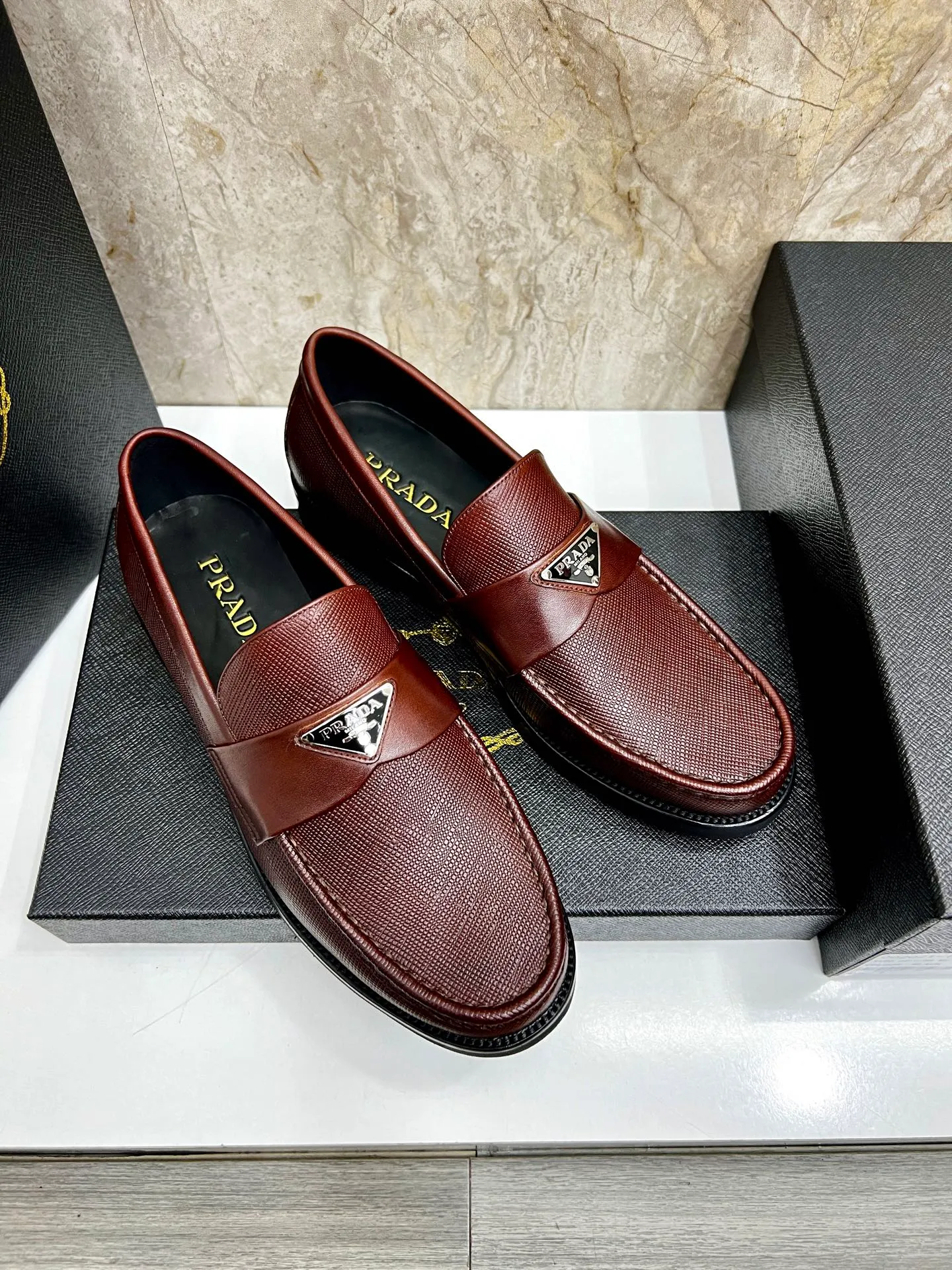 PRADA~ Size: 38-44 (customized 45/46 P: 💰880 P's original official website new high-end men's leather shoes, top-quality original replicas, made of imported open edge beads/calf leather, calf leather breathable lining, original leather outsole!
